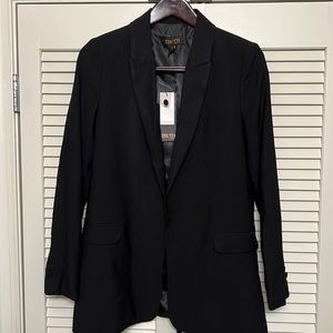 TRUTH WOMENS BLACK LONG SLEEVE TWO POCKET BLAZER JACKET.  VERSATILE STYLE NWT